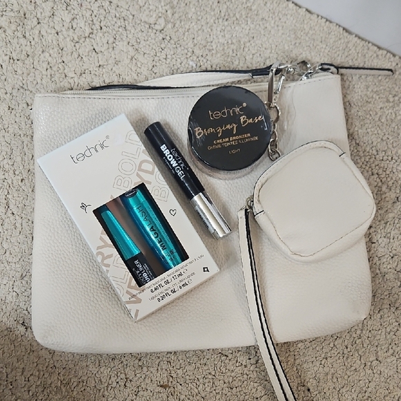 Beauty Bundle and Chic Off White Wristlet Clutch with Mini Pouch and Makeup Set - Picture 2 of 15